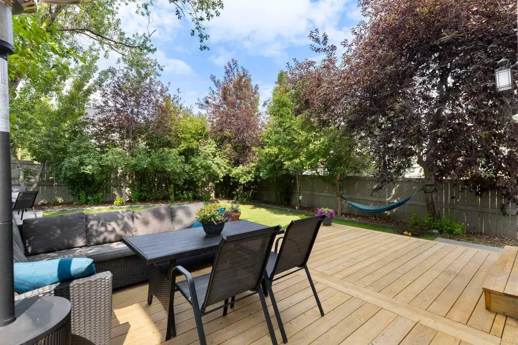 13 Somerset Park SW Calgary AB T2Y 3H3