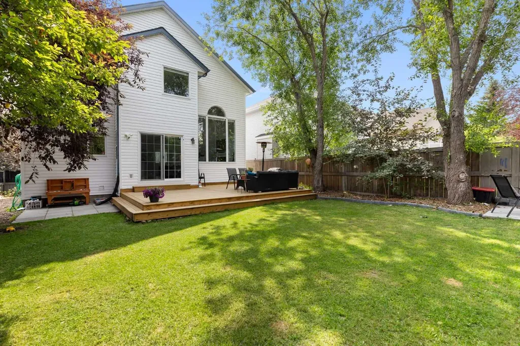 13 Somerset Park SW Calgary AB T2Y 3H3