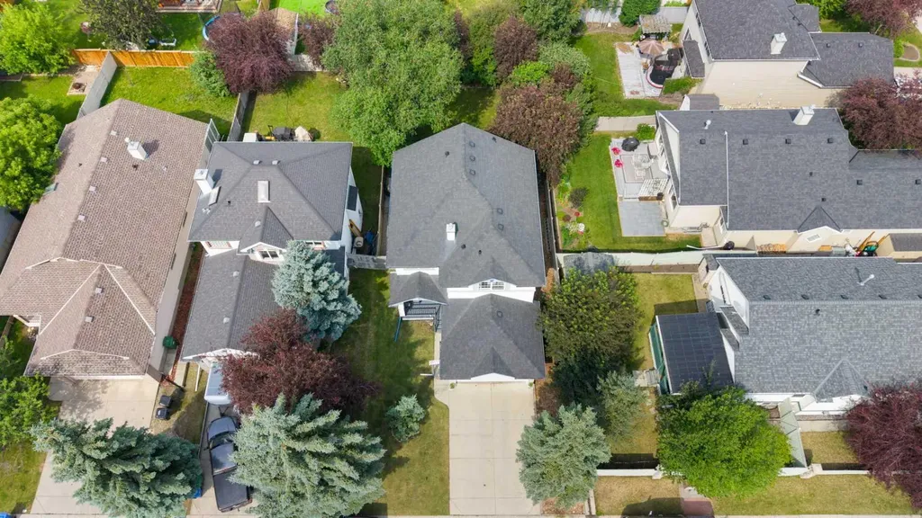 13 Somerset Park SW Calgary AB T2Y 3H3