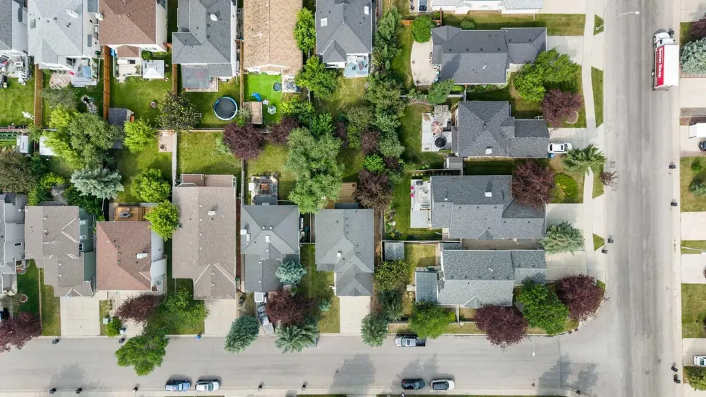 13 Somerset Park SW Calgary AB T2Y 3H3