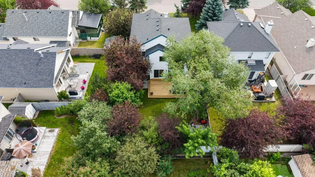 13 Somerset Park SW Calgary AB T2Y 3H3
