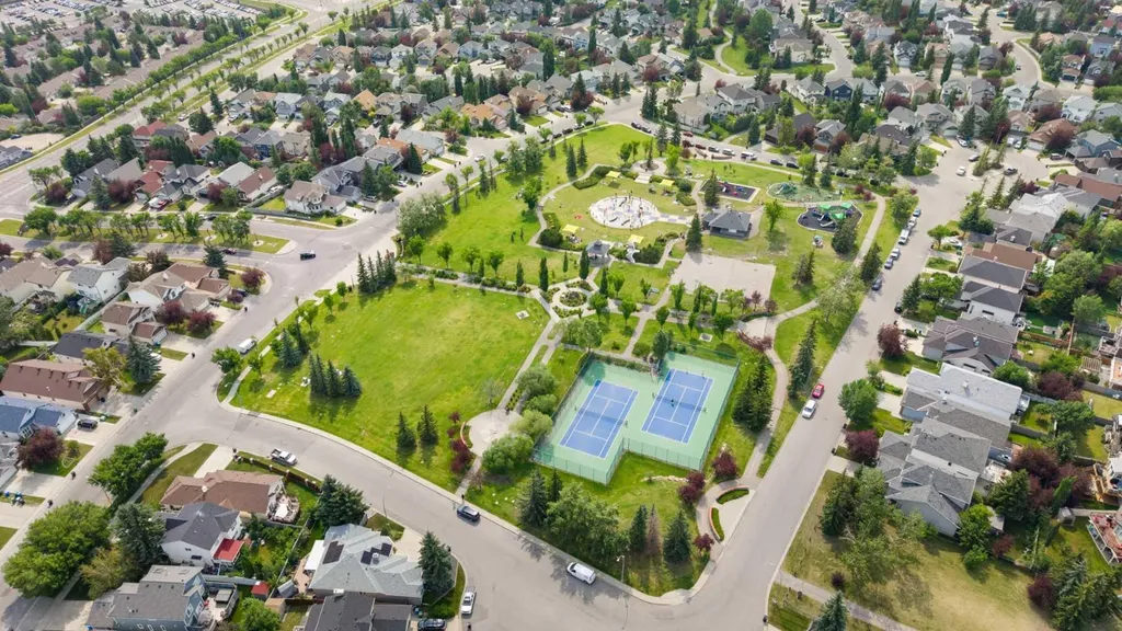 13 Somerset Park SW Calgary AB T2Y 3H3