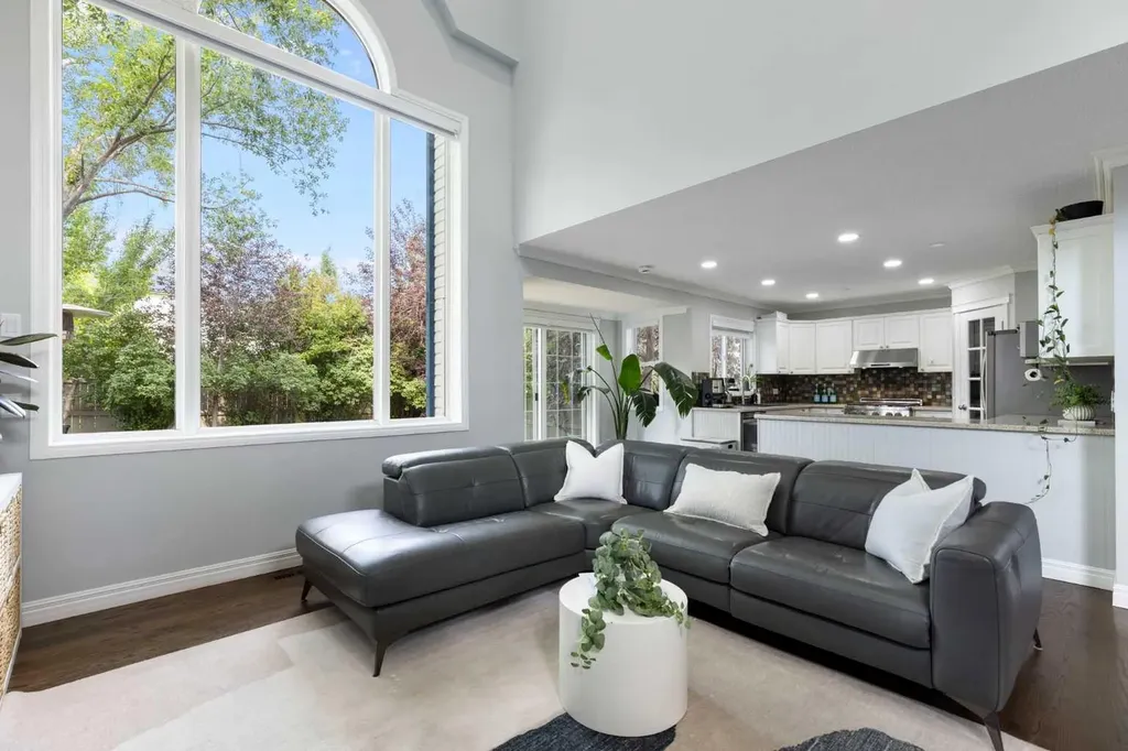 13 Somerset Park SW Calgary AB T2Y 3H3