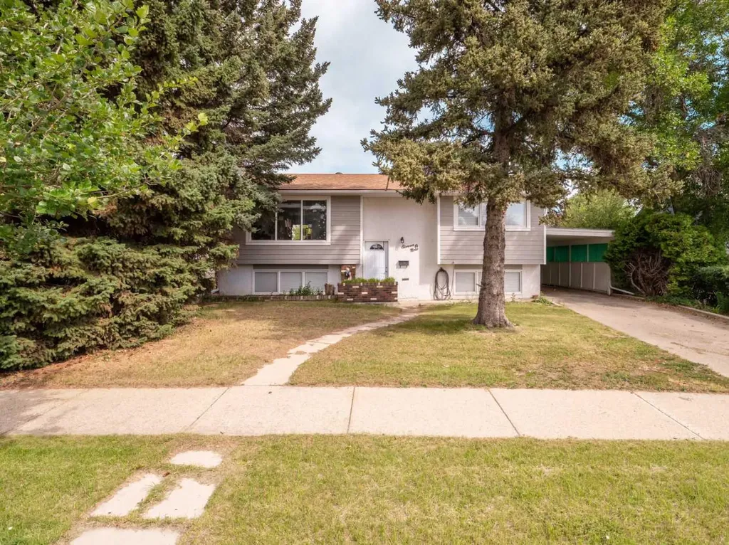 1109 Lakemount Boulevard S Lethbridge AB T1K 3S4