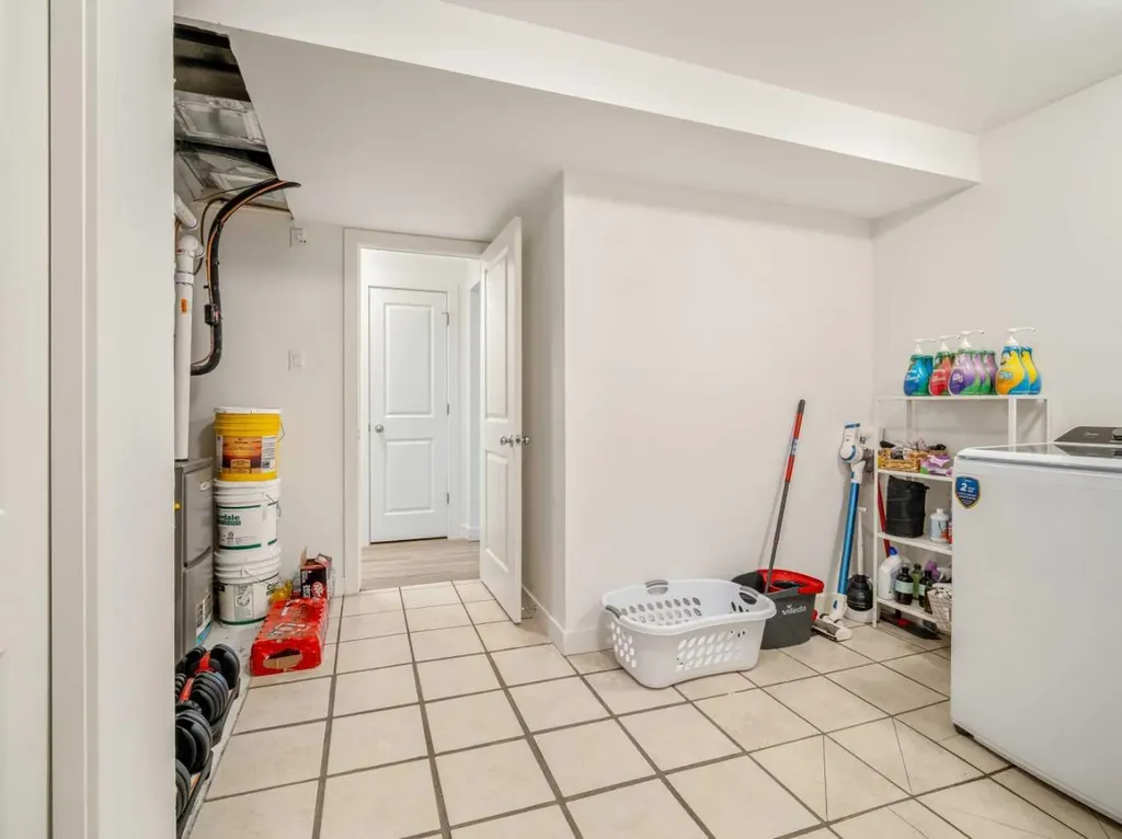 1109 Lakemount Boulevard S Lethbridge AB T1K 3S4