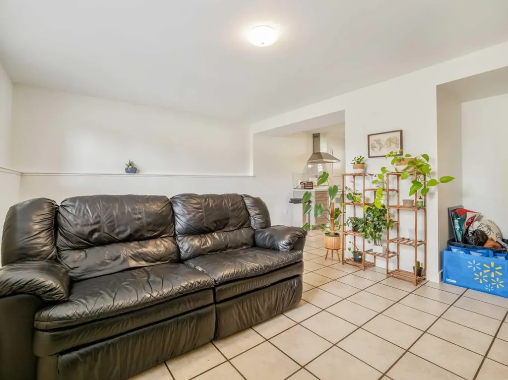 1109 Lakemount Boulevard S Lethbridge AB T1K 3S4