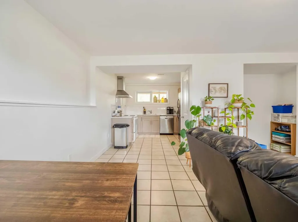 1109 Lakemount Boulevard S Lethbridge AB T1K 3S4