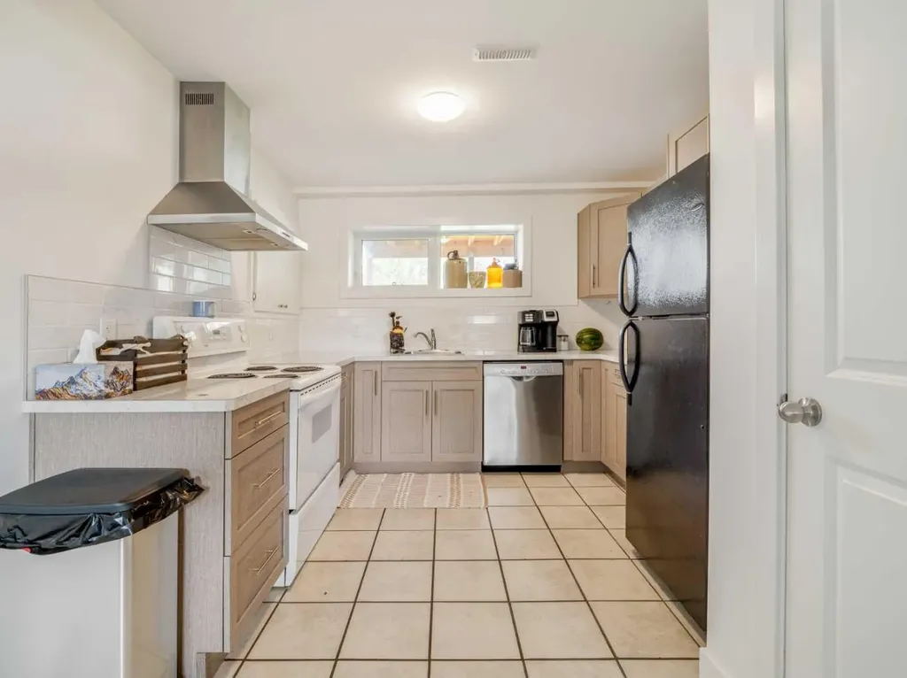 1109 Lakemount Boulevard S Lethbridge AB T1K 3S4