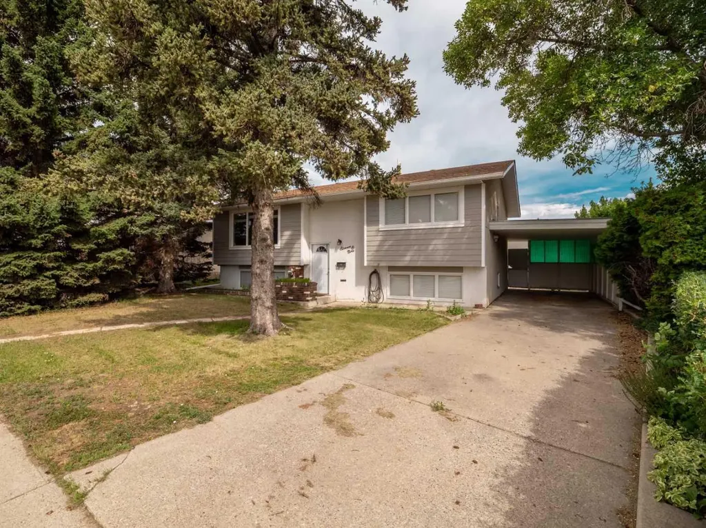 1109 Lakemount Boulevard S Lethbridge AB T1K 3S4
