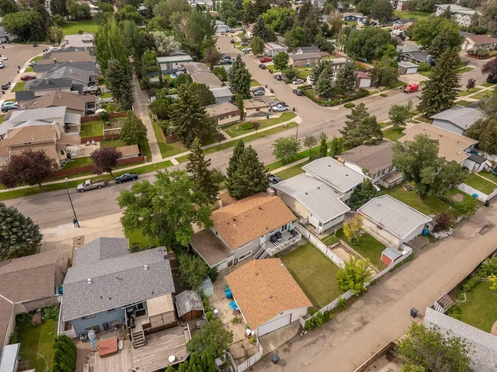 1109 Lakemount Boulevard S Lethbridge AB T1K 3S4