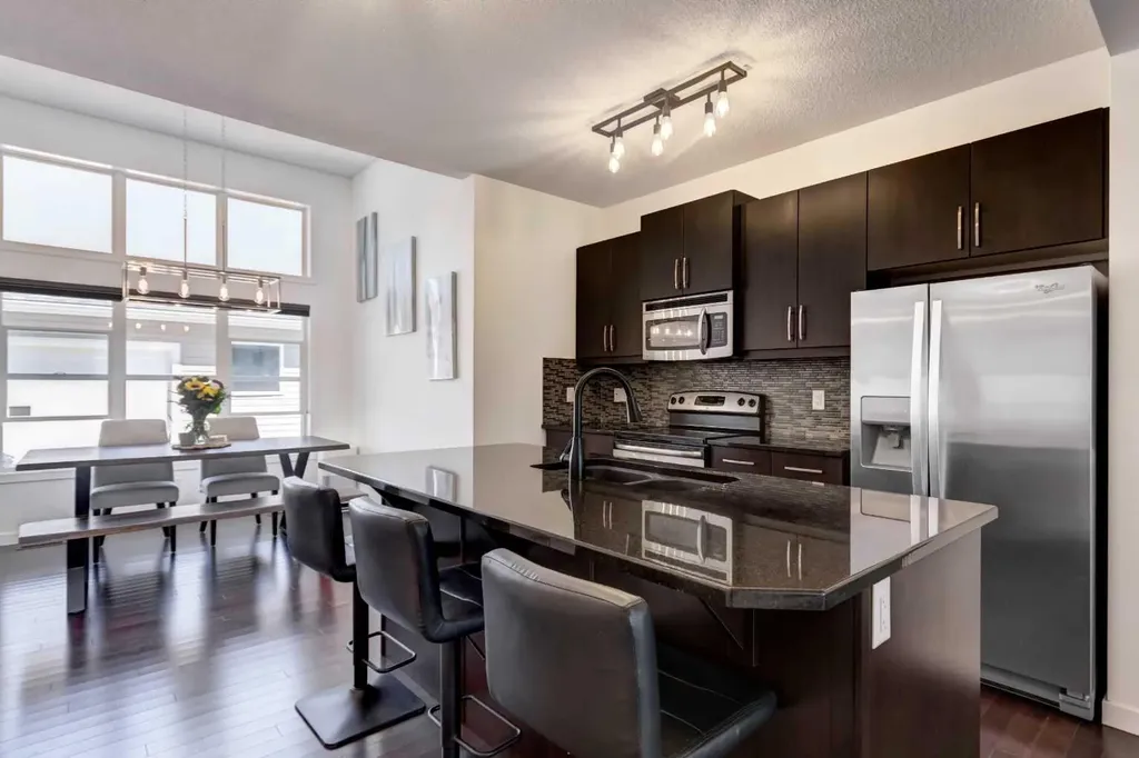 1058 New Brighton Park SE Calgary AB T2Z 0Y1