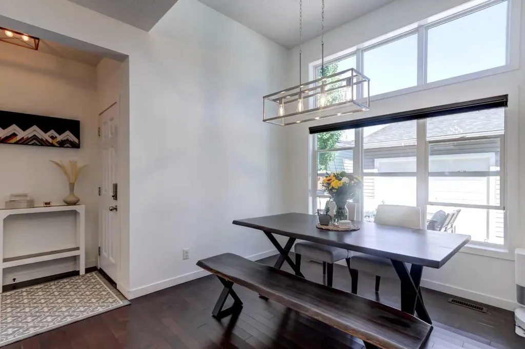 1058 New Brighton Park SE Calgary AB T2Z 0Y1