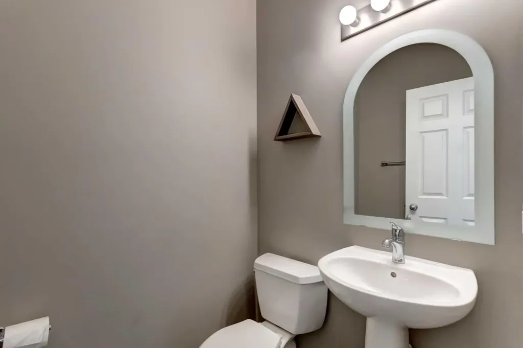 1058 New Brighton Park SE Calgary AB T2Z 0Y1