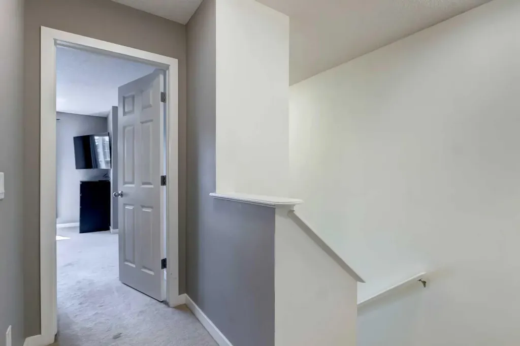 1058 New Brighton Park SE Calgary AB T2Z 0Y1