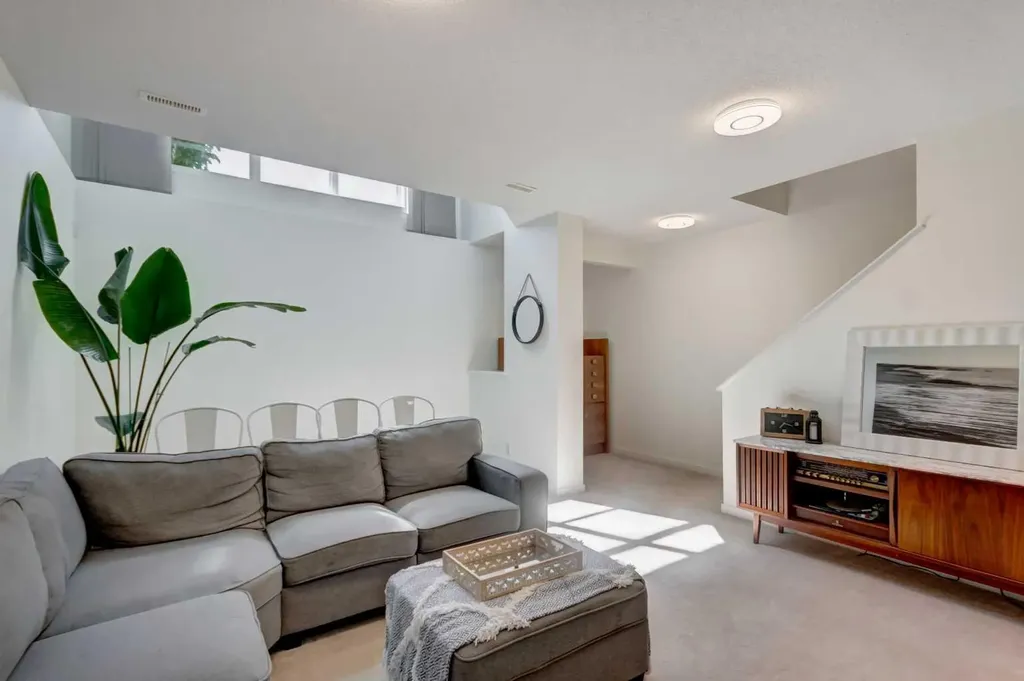1058 New Brighton Park SE Calgary AB T2Z 0Y1