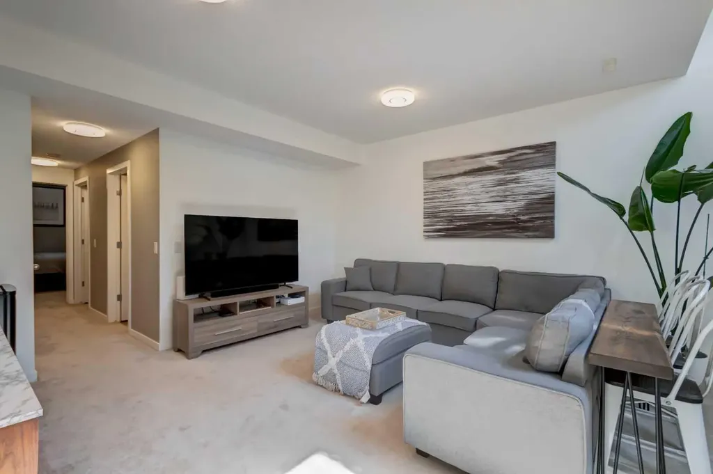 1058 New Brighton Park SE Calgary AB T2Z 0Y1
