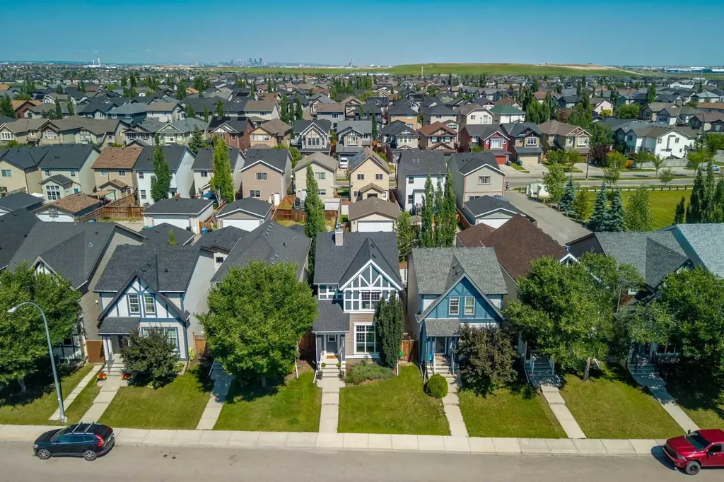 1058 New Brighton Park SE Calgary AB T2Z 0Y1