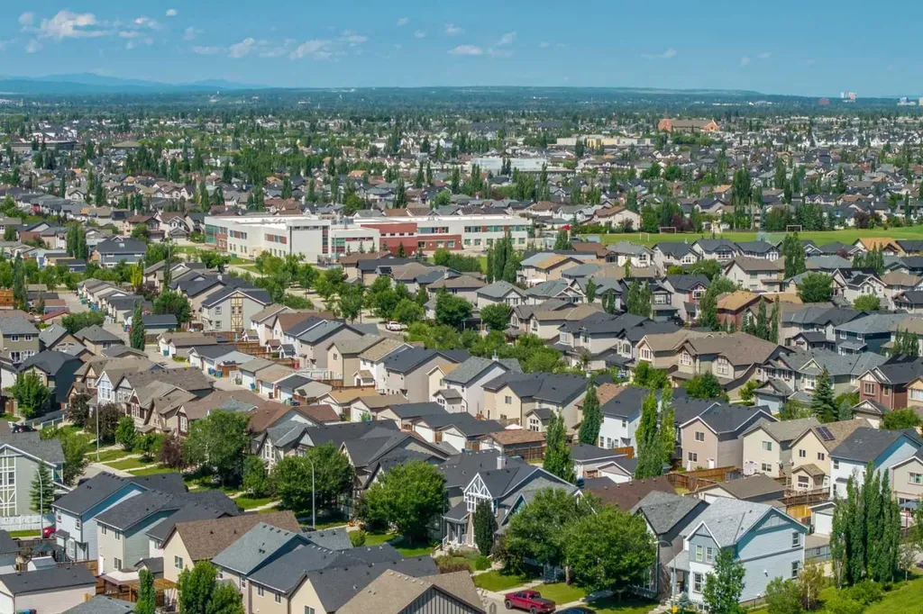 1058 New Brighton Park SE Calgary AB T2Z 0Y1