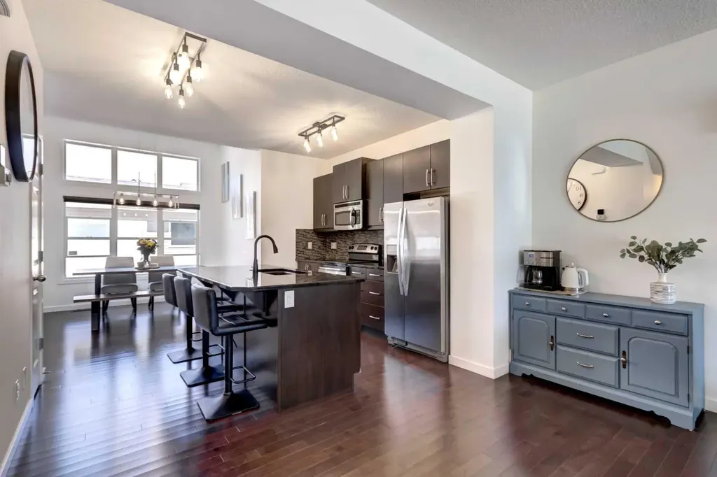 1058 New Brighton Park SE Calgary AB T2Z 0Y1