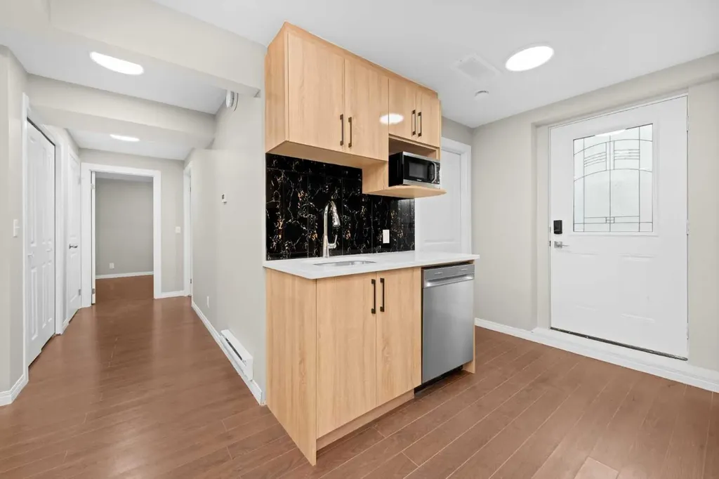 7 Panora Square NW Calgary AB T3P 1E5