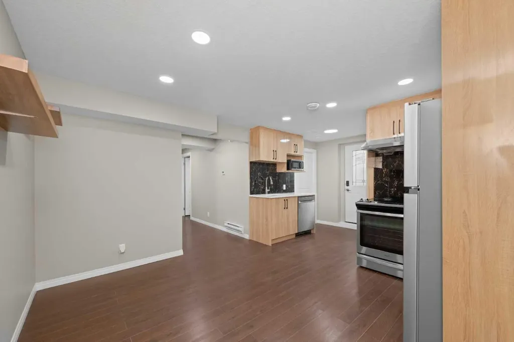 7 Panora Square NW Calgary AB T3P 1E5