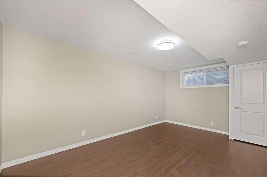 7 Panora Square NW Calgary AB T3P 1E5