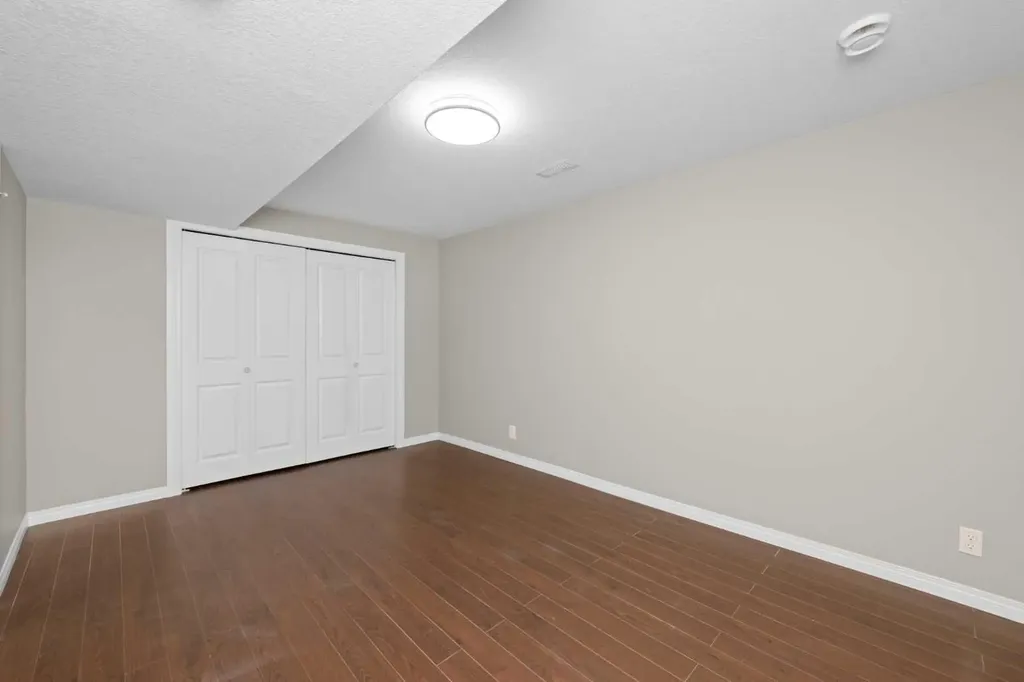 7 Panora Square NW Calgary AB T3P 1E5
