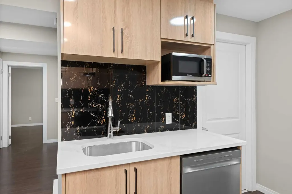 7 Panora Square NW Calgary AB T3P 1E5