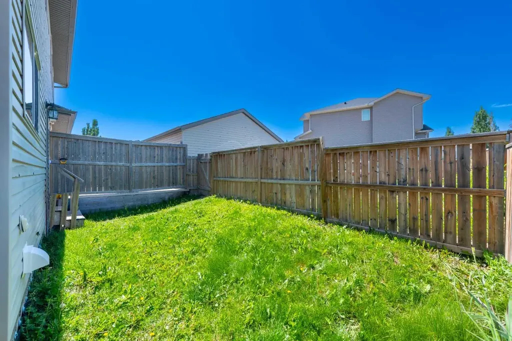 7 Panora Square NW Calgary AB T3P 1E5