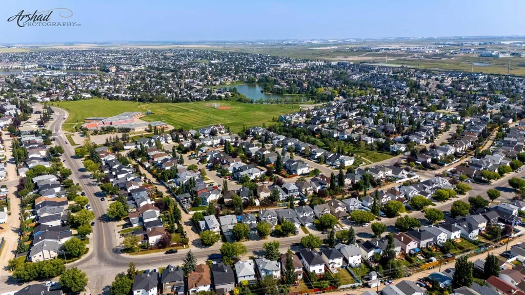 7 Panora Square NW Calgary AB T3P 1E5