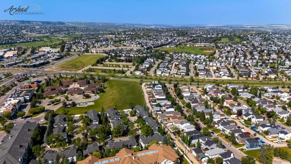 7 Panora Square NW Calgary AB T3P 1E5