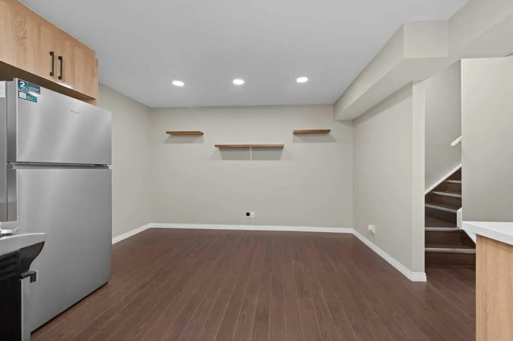 7 Panora Square NW Calgary AB T3P 1E5