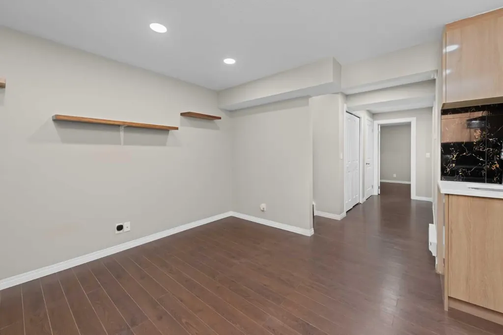 7 Panora Square NW Calgary AB T3P 1E5