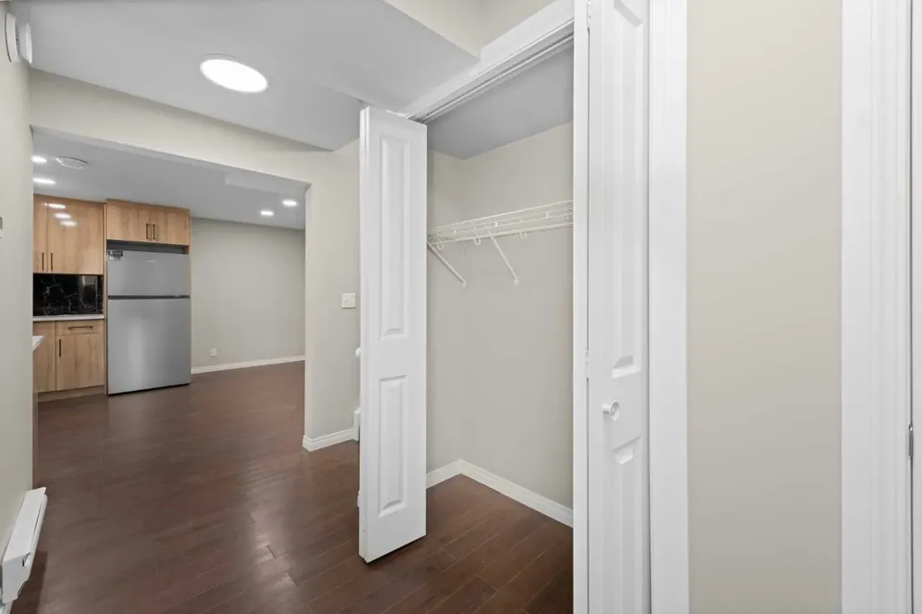 7 Panora Square NW Calgary AB T3P 1E5