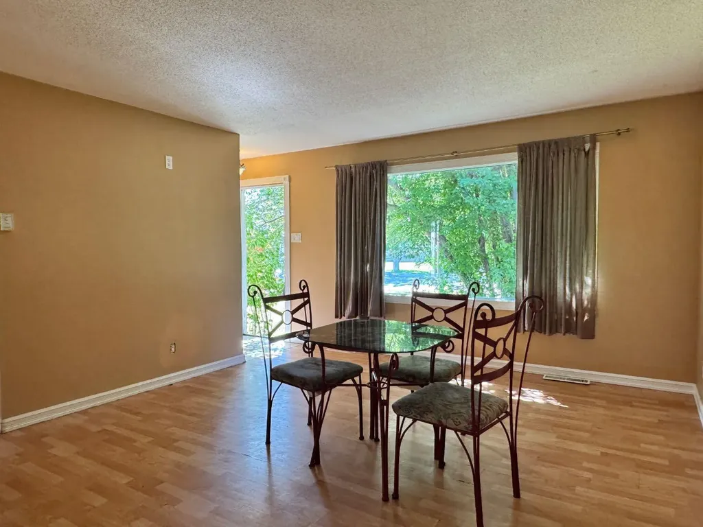 10809 95 Street Grande Prairie AB T8V 1Z6