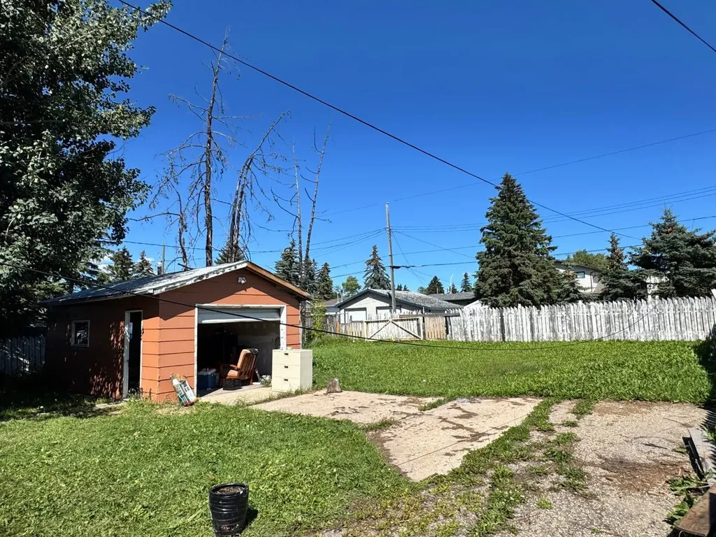 10809 95 Street Grande Prairie AB T8V 1Z6