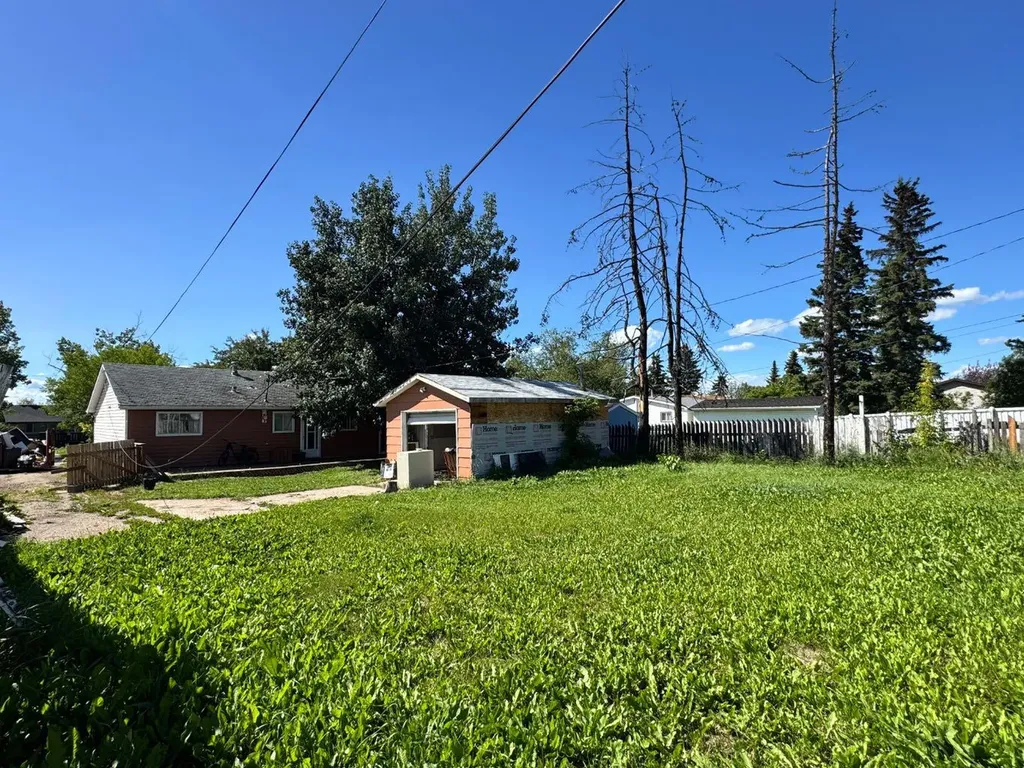 10809 95 Street Grande Prairie AB T8V 1Z6