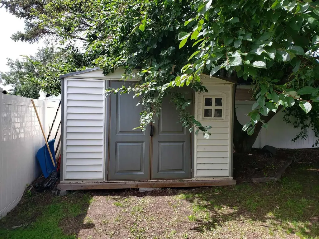 10213 106 Avenue Fairview AB T0H 1L0