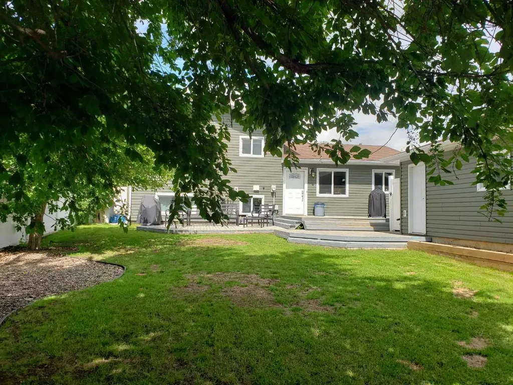 10213 106 Avenue Fairview AB T0H 1L0