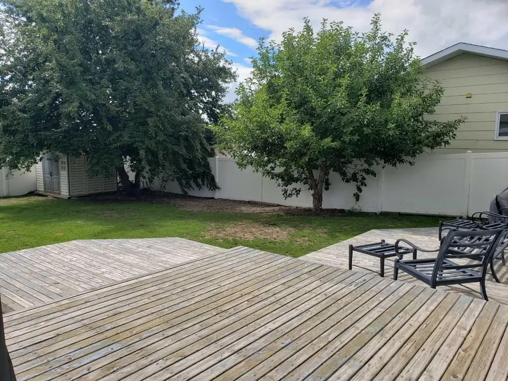 10213 106 Avenue Fairview AB T0H 1L0