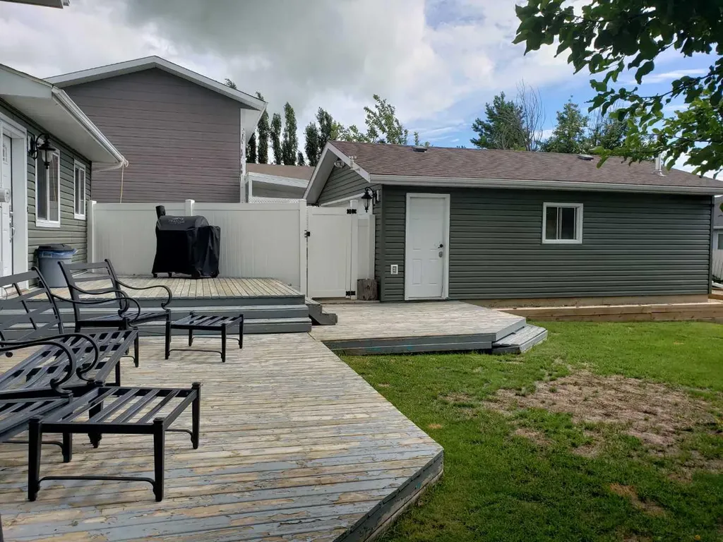 10213 106 Avenue Fairview AB T0H 1L0