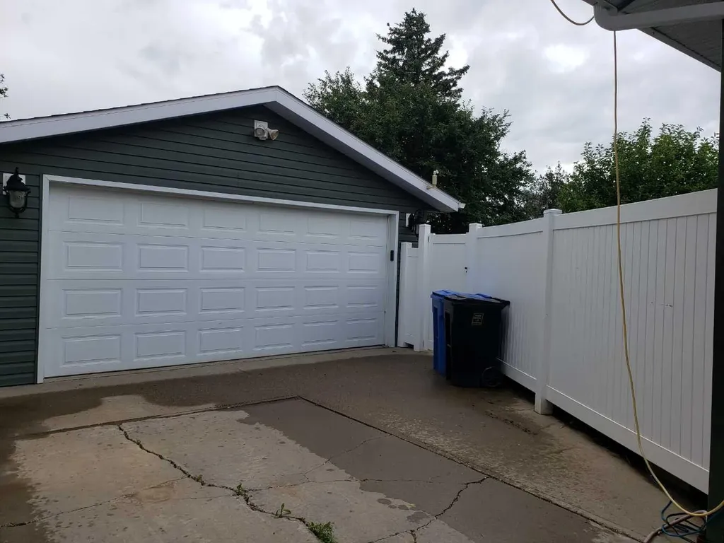 10213 106 Avenue Fairview AB T0H 1L0