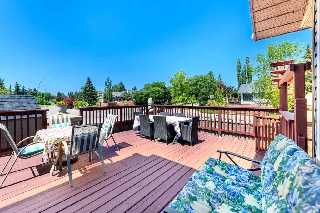5 Citadel Hills Circle NW Calgary AB T3G 3V4