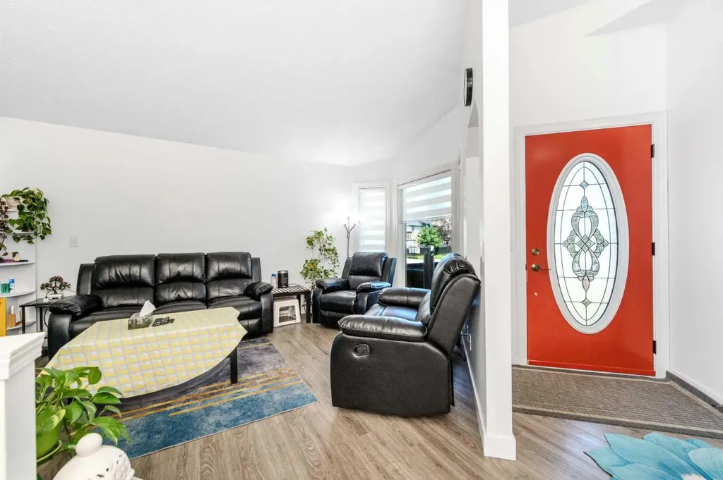 5 Citadel Hills Circle NW Calgary AB T3G 3V4