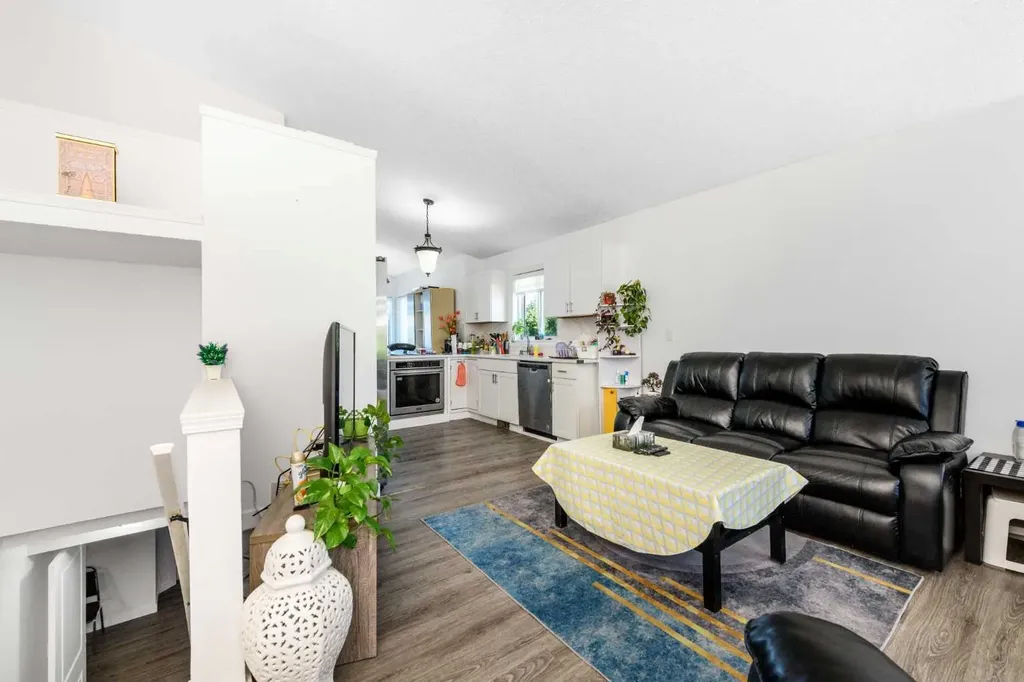 5 Citadel Hills Circle NW Calgary AB T3G 3V4
