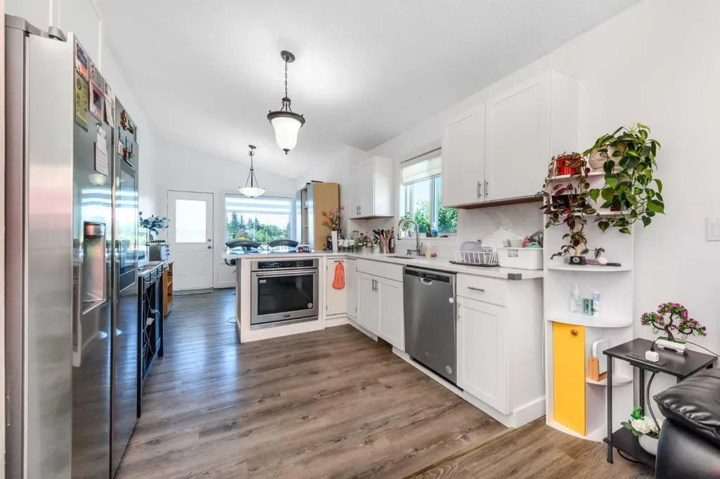 5 Citadel Hills Circle NW Calgary AB T3G 3V4
