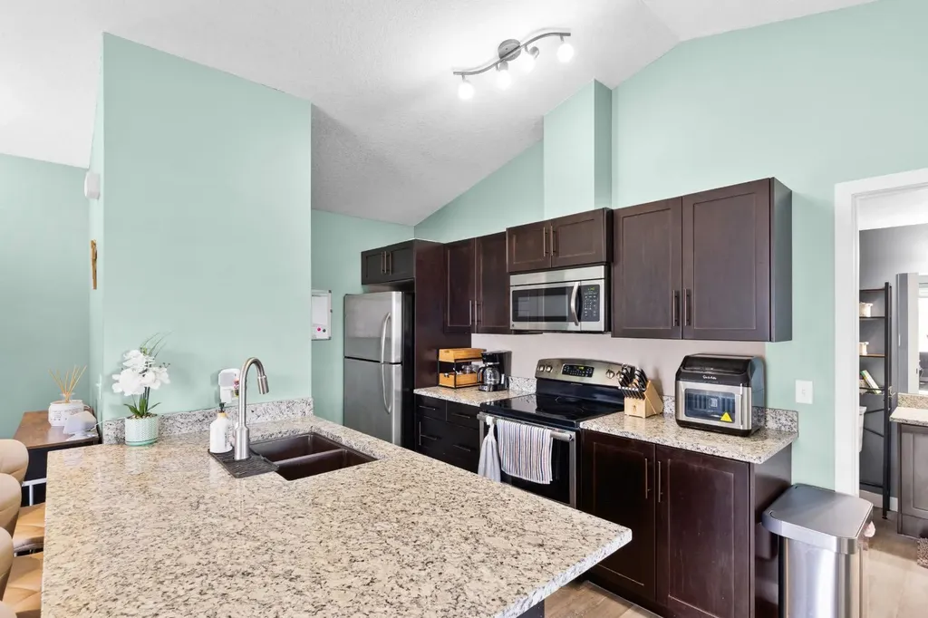2781 Chinook Winds Drive Airdrie AB T4B 3S5