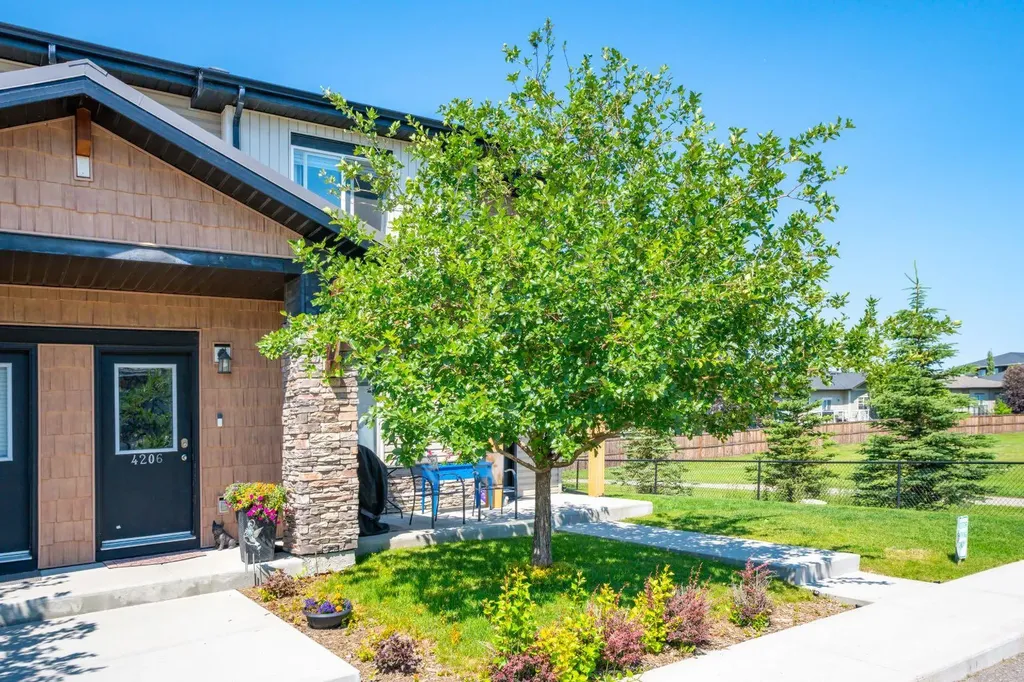 2781 Chinook Winds Drive Airdrie AB T4B 3S5