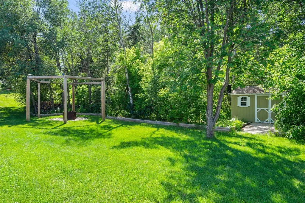 242034 36 Street E Rural Foothills County AB T1S3P9