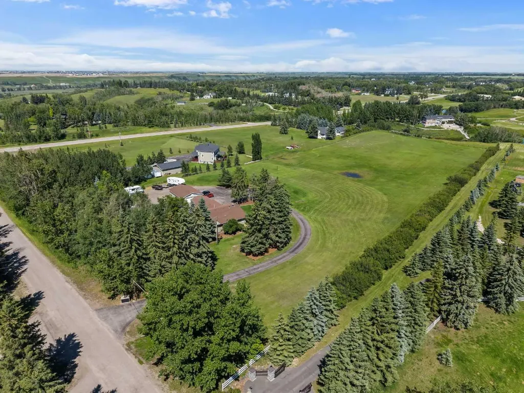 242034 36 Street E Rural Foothills County AB T1S3P9